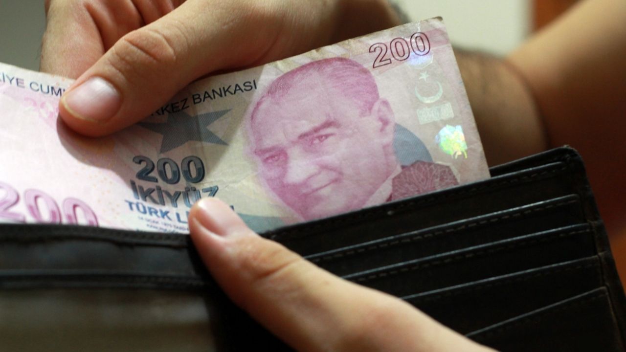 2025 Emekli Maaş Ödeme Takvimi Zamlı Maaşlar Hesaplara Yatmaya Başladı!