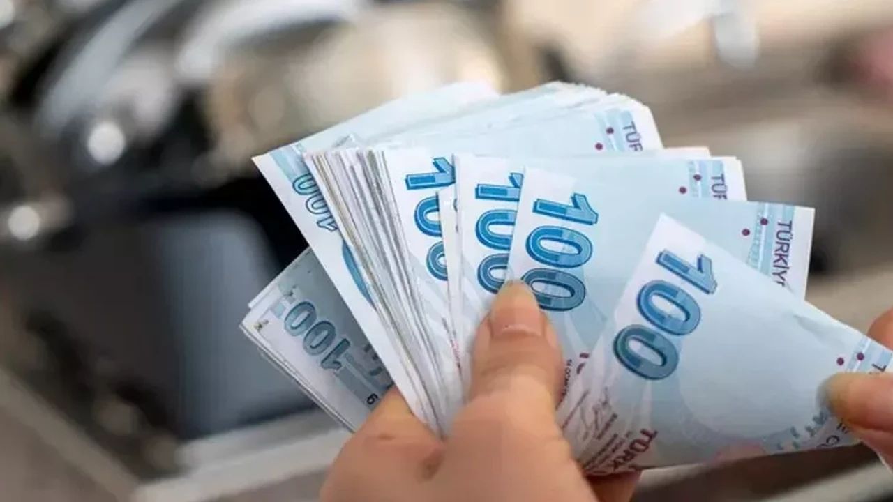 2025 Ocak Maaş Zammı ve Farkları Memur ve Emekli Maaşları Ne Zaman Yatacak