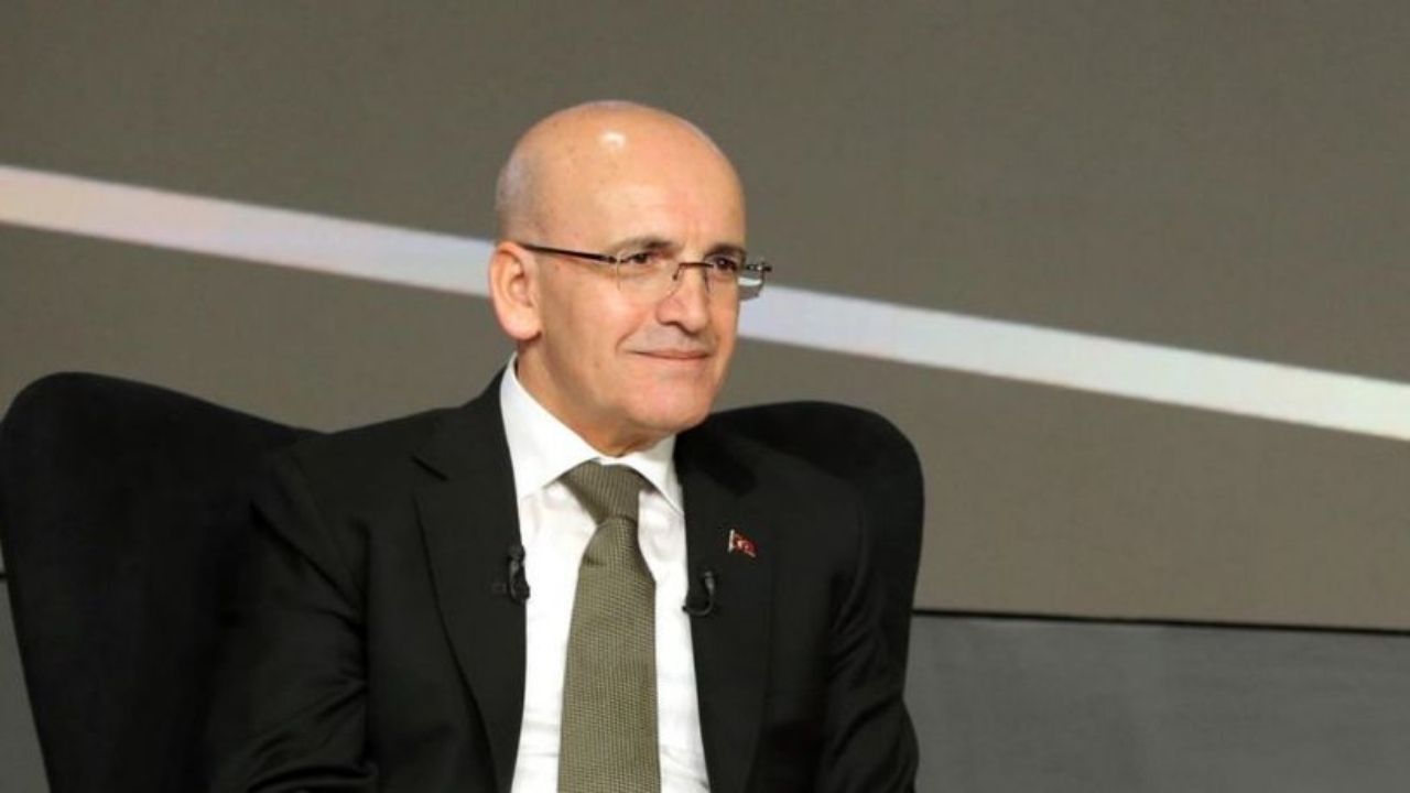 Bakan Mehmet Şimşek'ten Asgari Ücret, Emekli ve Memur Maaşlarına Dair Kritik Açıklamalar