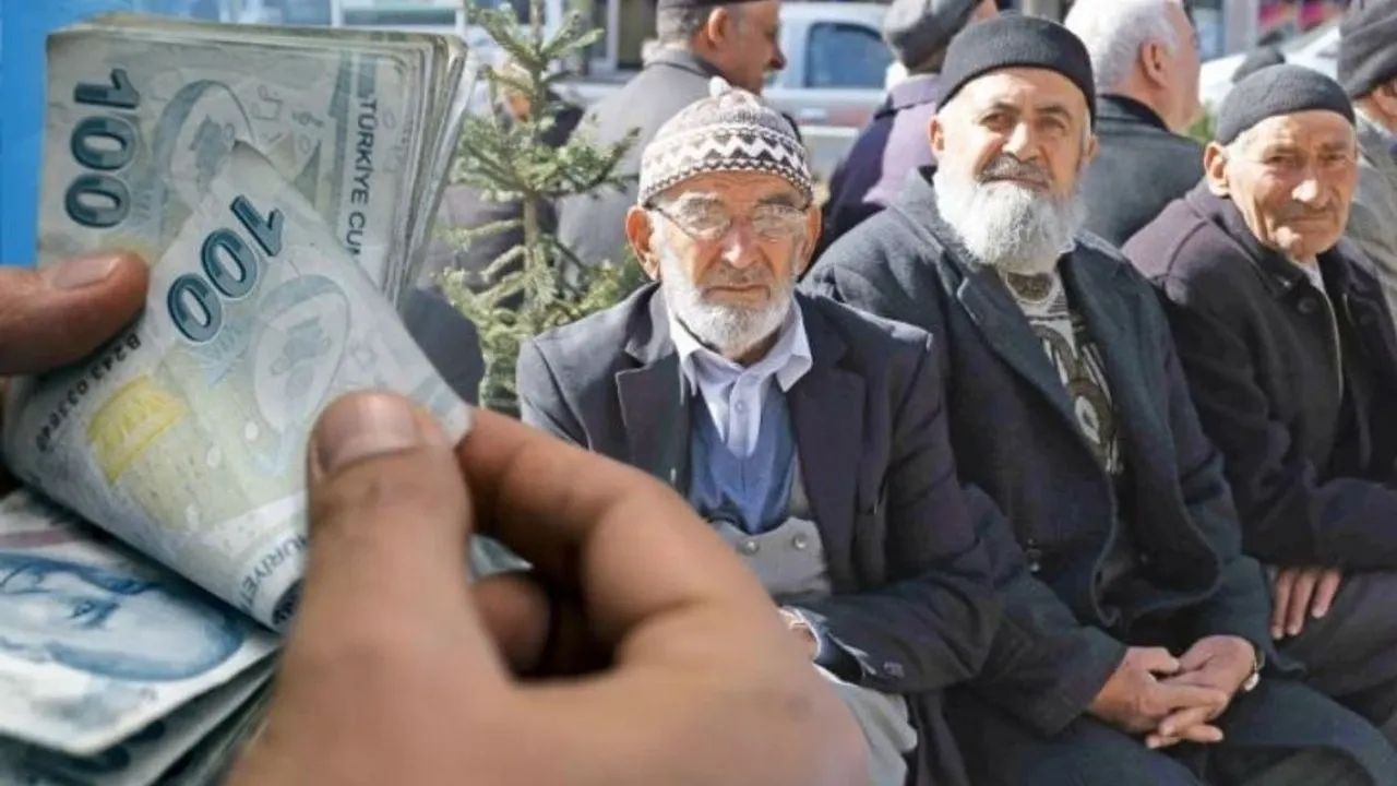 SGK Uzmanı Özgür Erdursun, Emekli Maaşlarında Yüzde 30'luk Kayıp Olduğunu Açıkladı