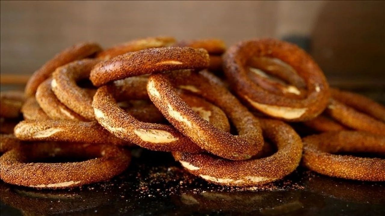 İstanbul'da 20 Liradan Simit Satan İşletmelere Yasal İşlem Başlatıldı