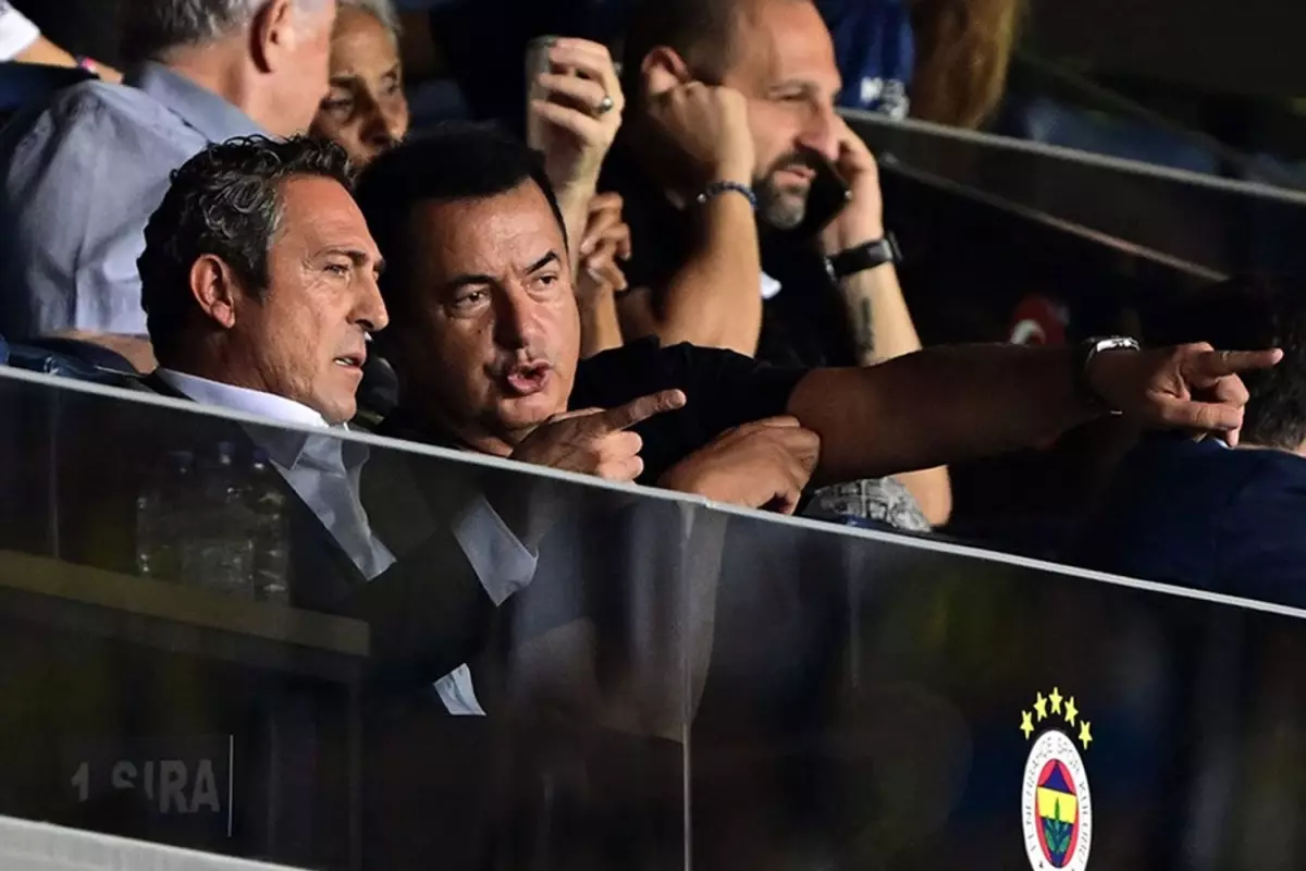 daha-once-boylesi-gorulmedi-ali-koc-galatasaray-18384738_8746_amp.jpg