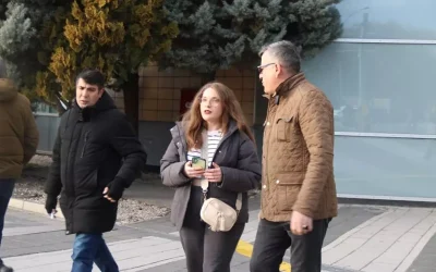 Dikkat! İzmariti yere atarsan ceza yersin, cebini yakabilirsin!