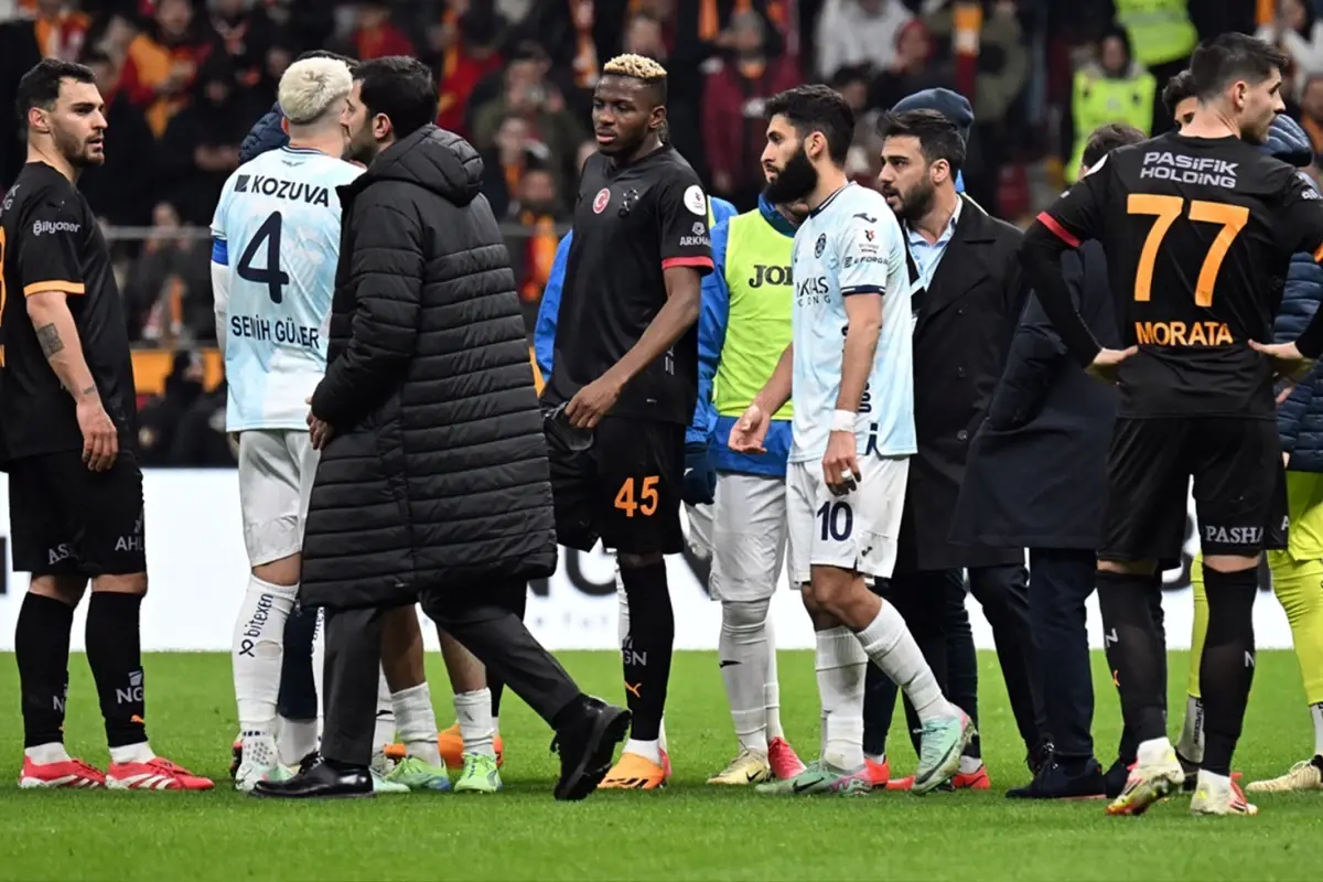 tff-sahadan-cekilen-takimin-cezasini-agirlastirdi-18376061_2104_amp.jpg