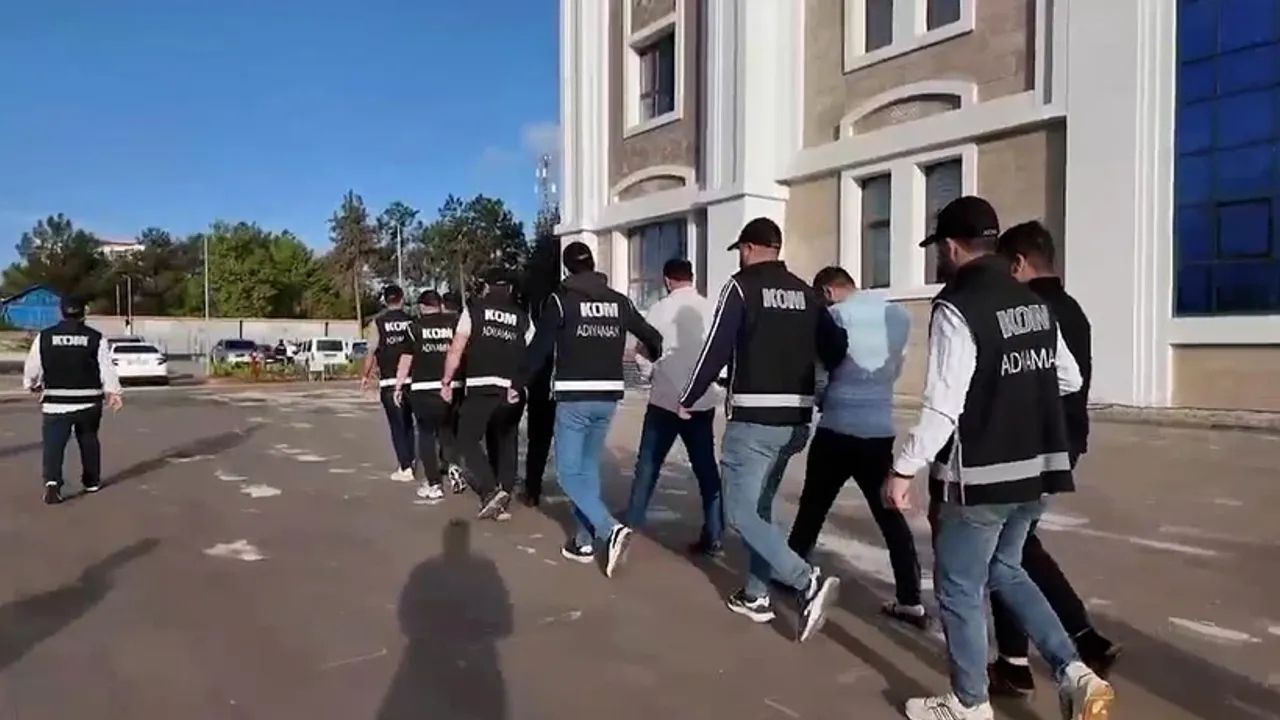 Adıyaman'da Cin Çıkarma Operasyonu Sofinin 45 Milyon Liralık Vurgunu Ortaya Çıktı!