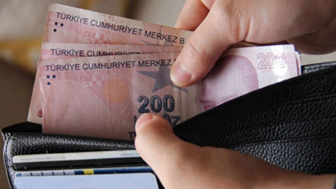 Kamu İşçileri, Enflasyon Karşısında Alım Gücünü Korumak İçin Yüksek Zam Talep Ediyor