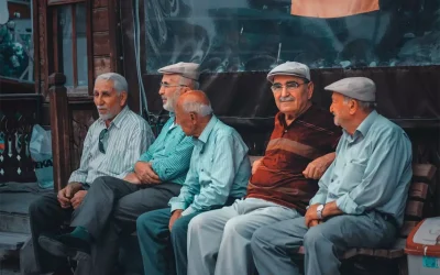 Emeklilerin bayram ikramiyesi farkı ödemeleri başladı