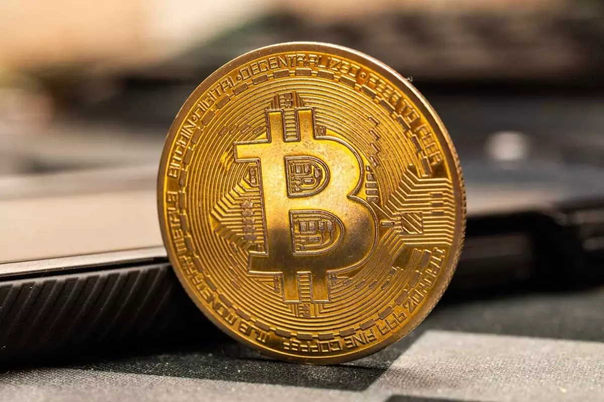 bitcoin-111-bin-dolari-asarak-tarihi-zirvesini-18658882_2046_amp.jpg