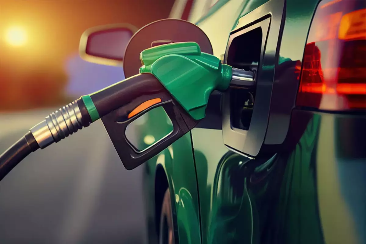 petrol-fiyatlari-sert-dusus-yasiyor-18590260_3590_amp.jpg