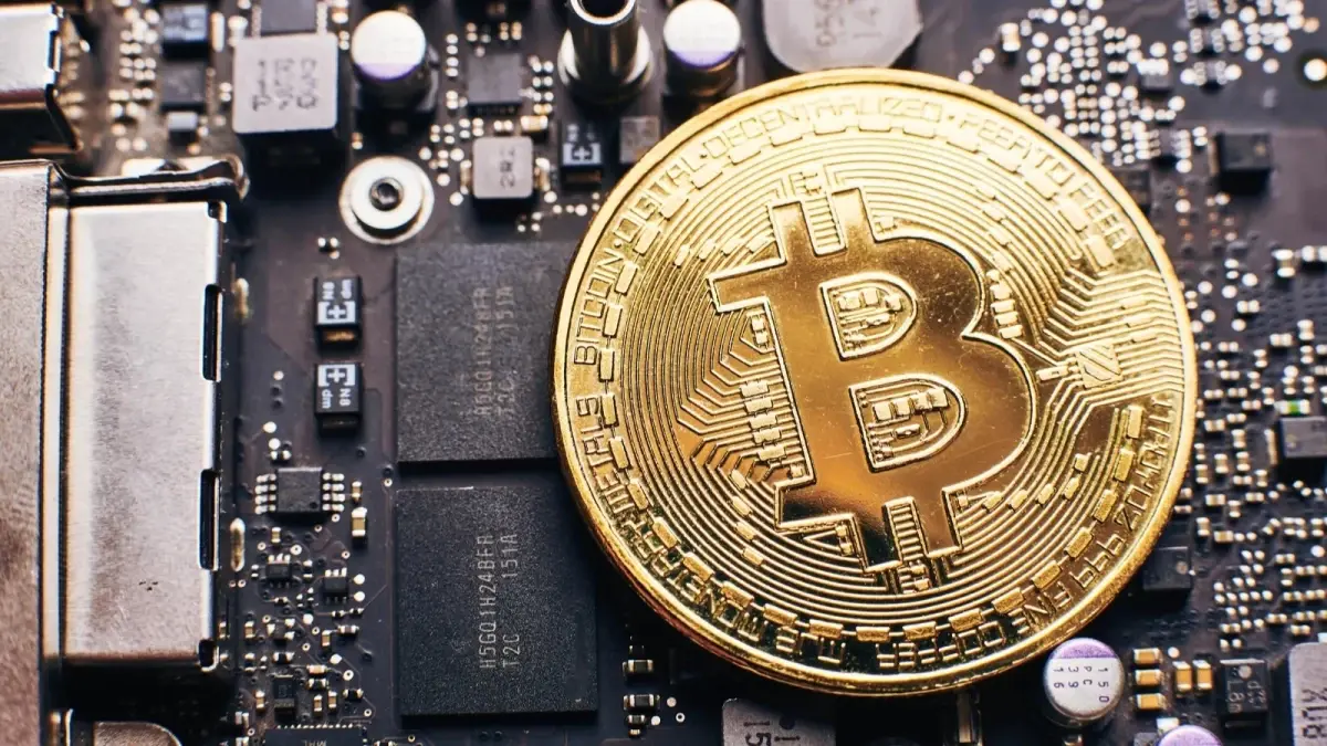 cinli-bitcoin-madencilik-devleri-abd-ye-tasiniyor-18760539_5036_amp.jpg