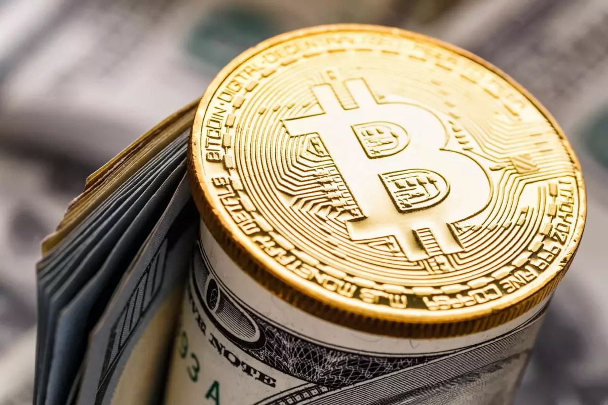 saglik-devi-bitcoin-alim-stratejisini-surduruyor-18715365_9897_amp.jpg