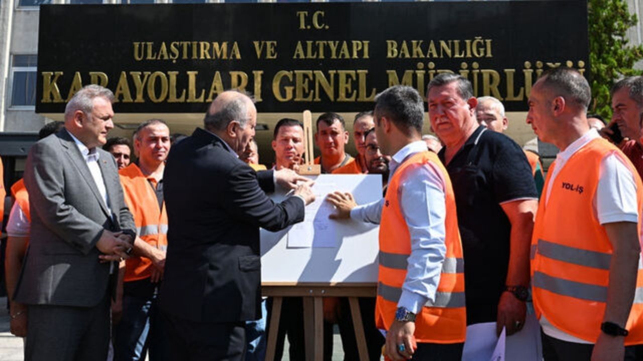 TÜRK-İŞ Grev Kararını Astı Kamu İşçileri Hakkını Arıyor