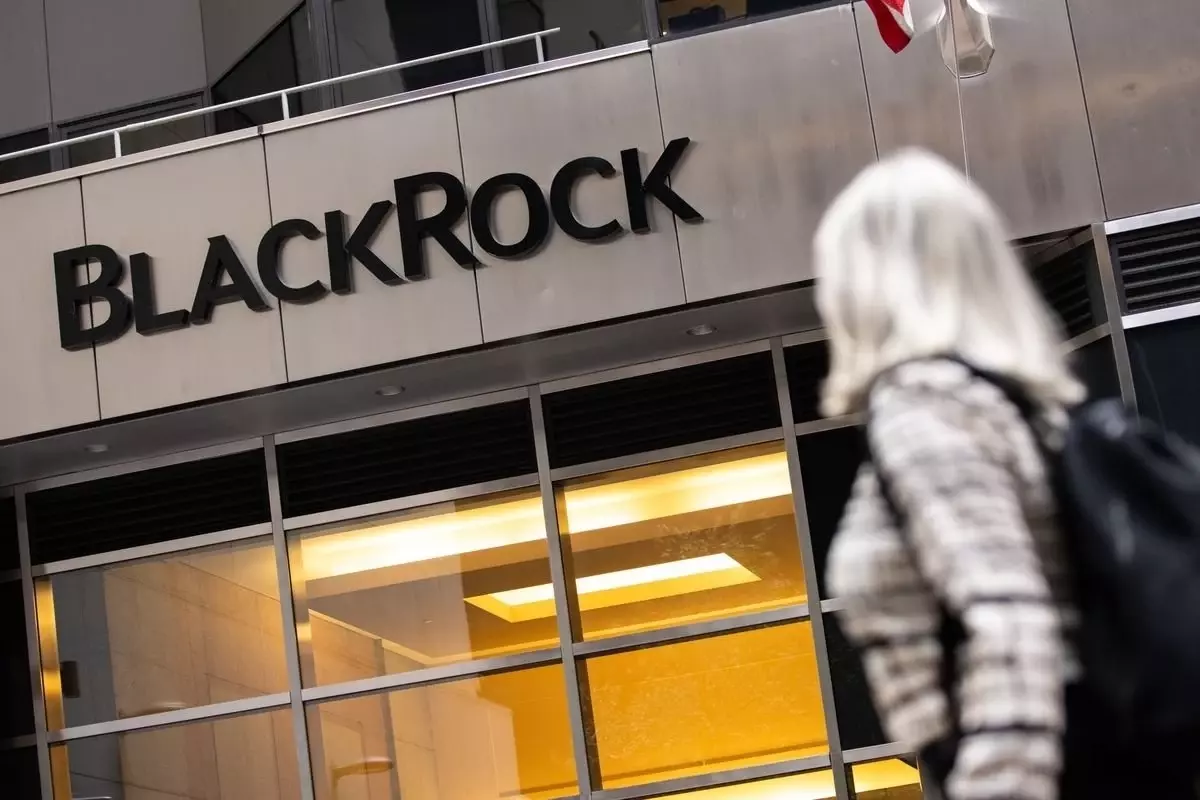 blackrock-bitcoin-etf-si-s-p-500-fonunu-geride-18812922_4723_amp.jpg