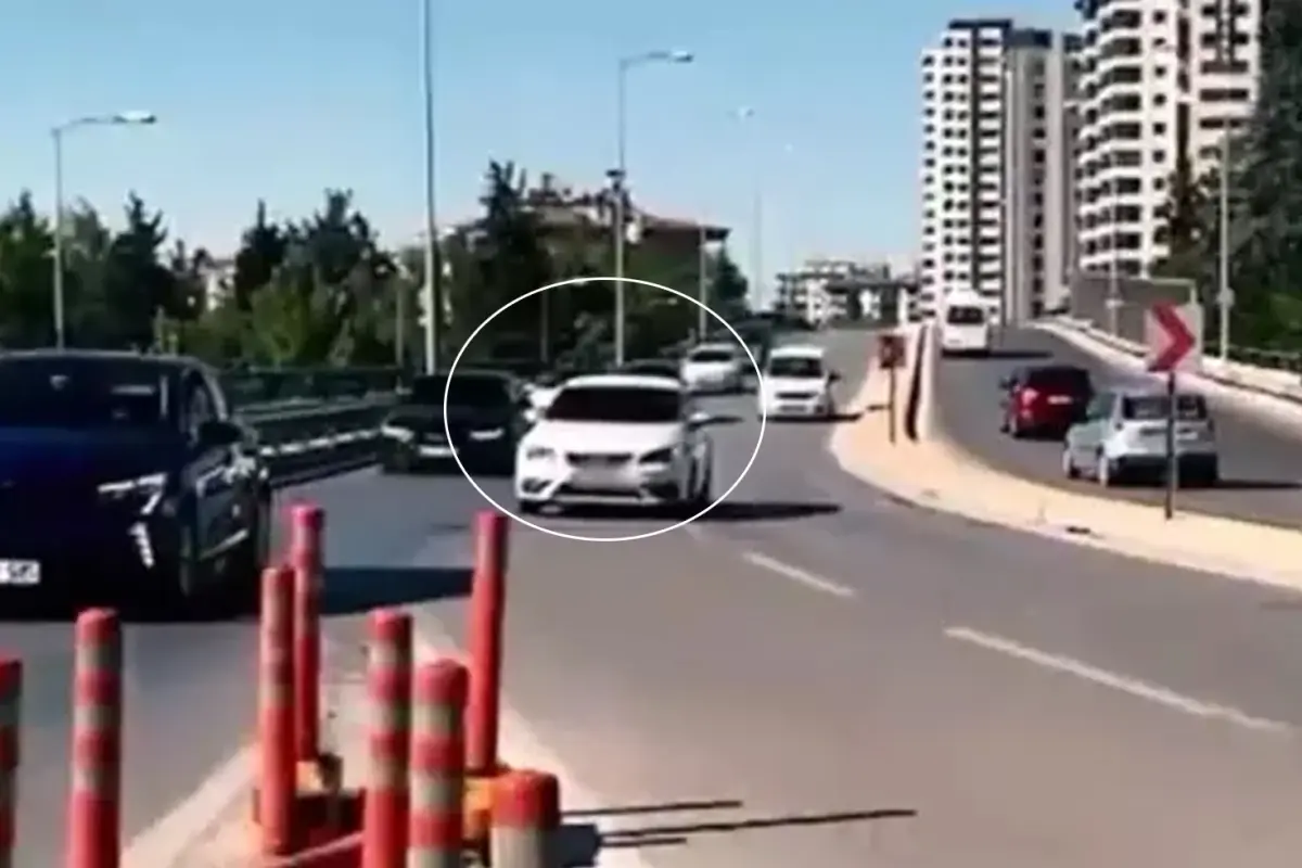 trafikte-kaynak-yapanlar-yandi-polis-tek-tek-18860491_4476_amp.jpg