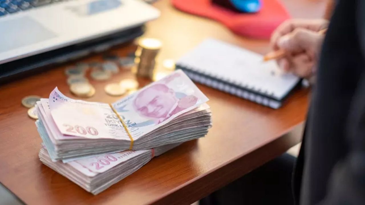 Kredi Kartı Borcu İçin Ek Kredi Çekilir mi Riskleri Nelerdir