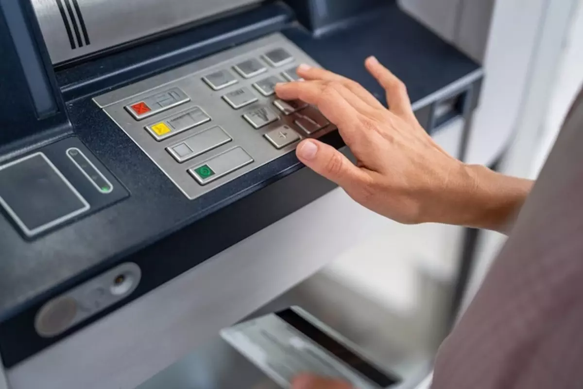 bankalarda-yeni-donem-atm-den-para-yatirma-18929794_3270_amp.jpg