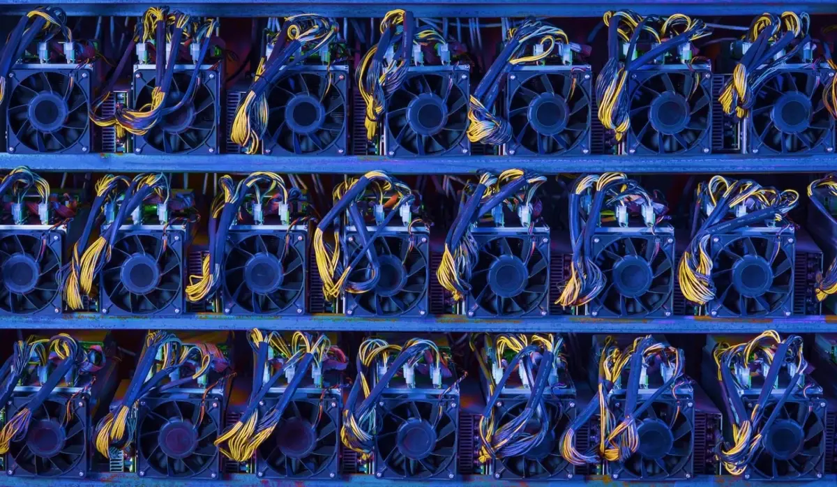 ingiliz-devi-bitcoin-madenciligi-icin-dugmeye-18929187_2746_amp.jpg