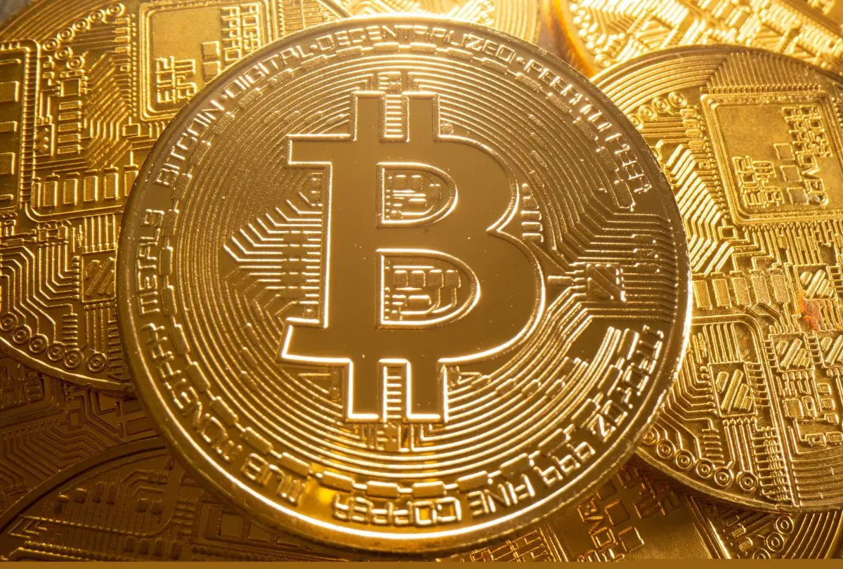 ingiliz-sirket-bitcoin-hazine-yarisinda-ilk-20-yi-18940572_5628_amp.jpg
