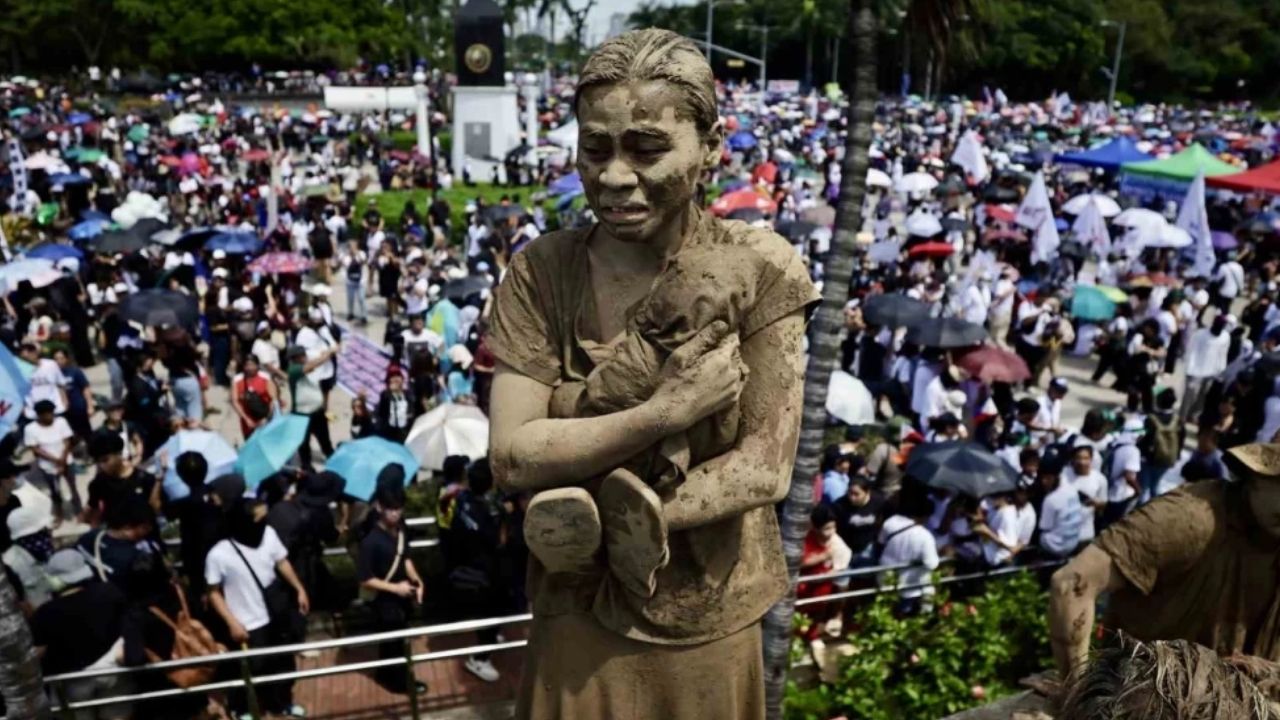 Filipinler'de Yolsuzluk Protestosu