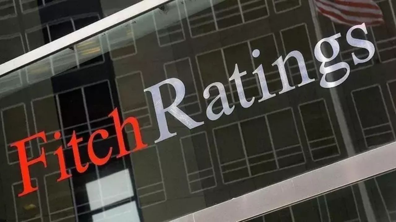 Fitch Ratings, Fransa'nın Kredi Notunu İndirdi