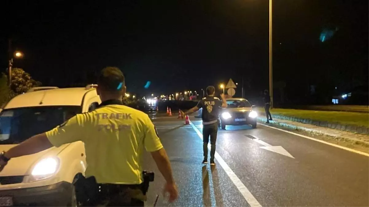 duzce-de-son-bir-haftada-171-arac-trafikten-m-19025494_amp.jpg