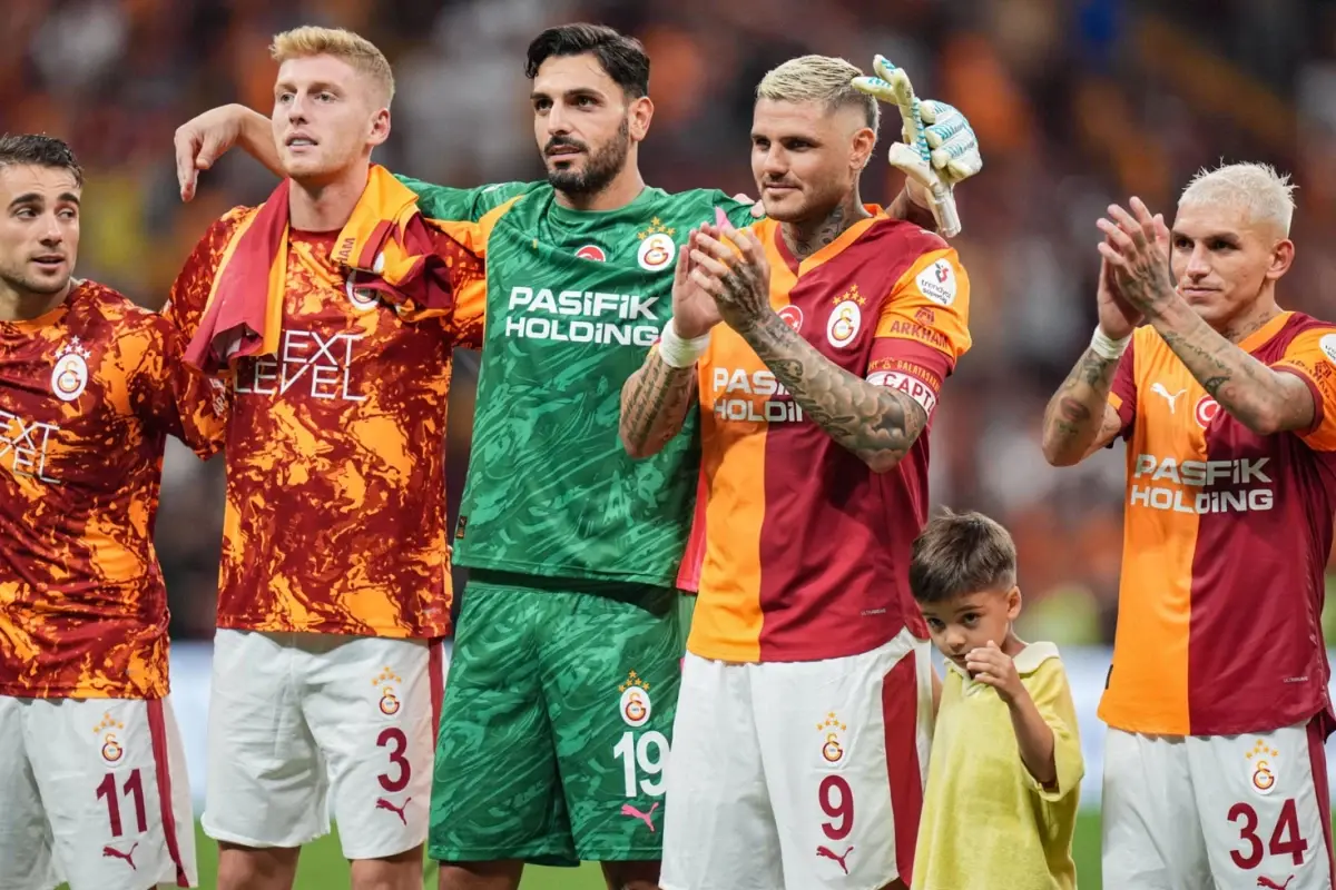 galatasaray-in-tarihi-maci-icin-cilgin-bilet-19034143_6452_amp.jpg