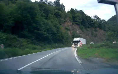 Artvin’de hatalı sollama yapan tır sürücüsü cezalandırıldı