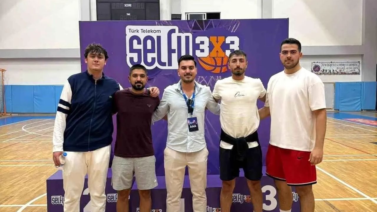 Erciyes Üniversitesi 3x3 Basketbol Turnuvası'nda İkinci oldu