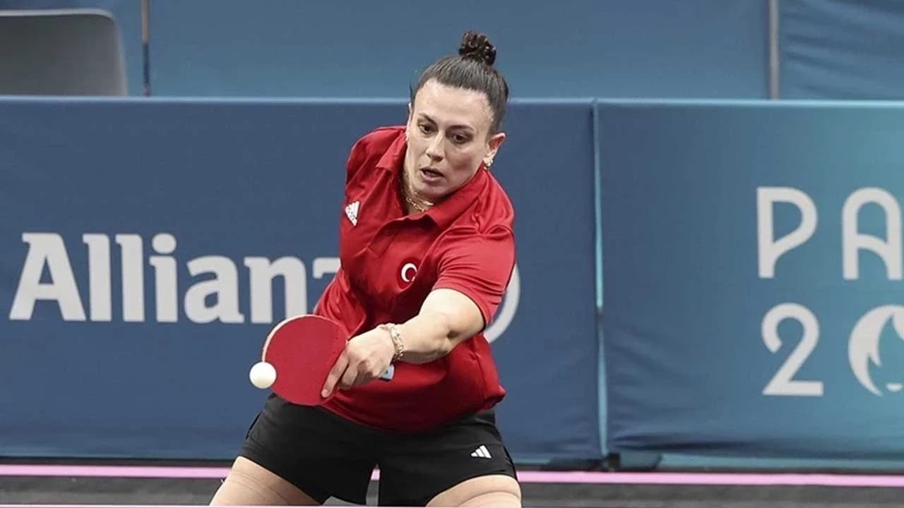 Fransa'dan Gümüş Madalya Alan Türk Masa Tenisi Sporcuları