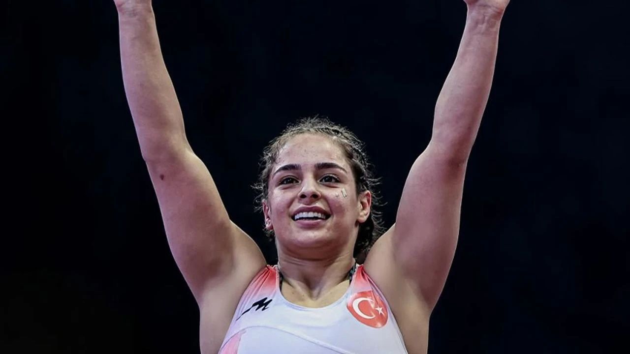 Tuba Demir, U23 Dünya Güreş Şampiyonası'nda Gümüş Madalya Aldı