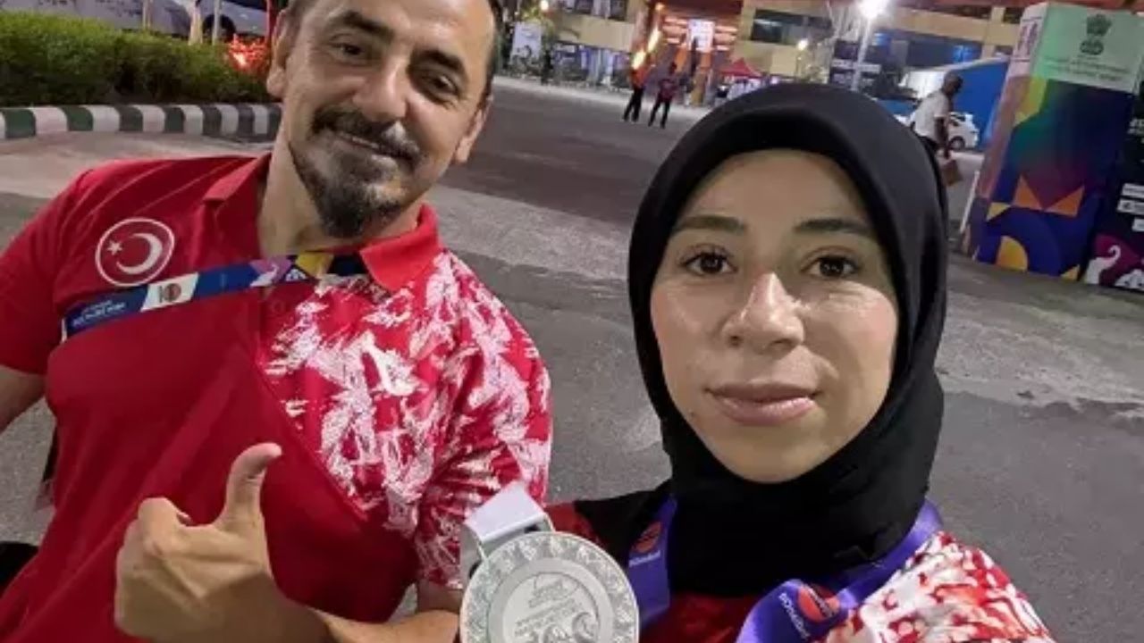 Zübeyde Süpürgeci Türkiye'ye Gümüş Madalya Getirdi