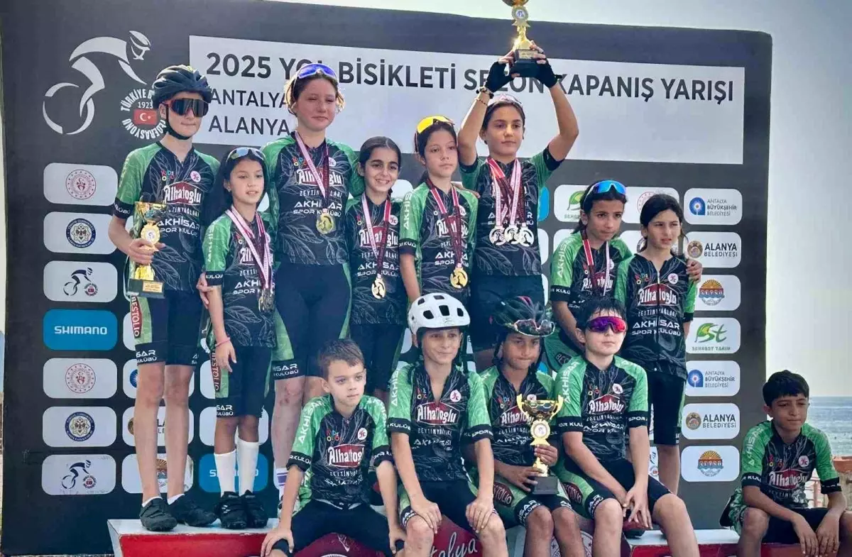 akhisarli-pedallar-alanya-da-zirveye-tirmandi-19165277_amp.jpg