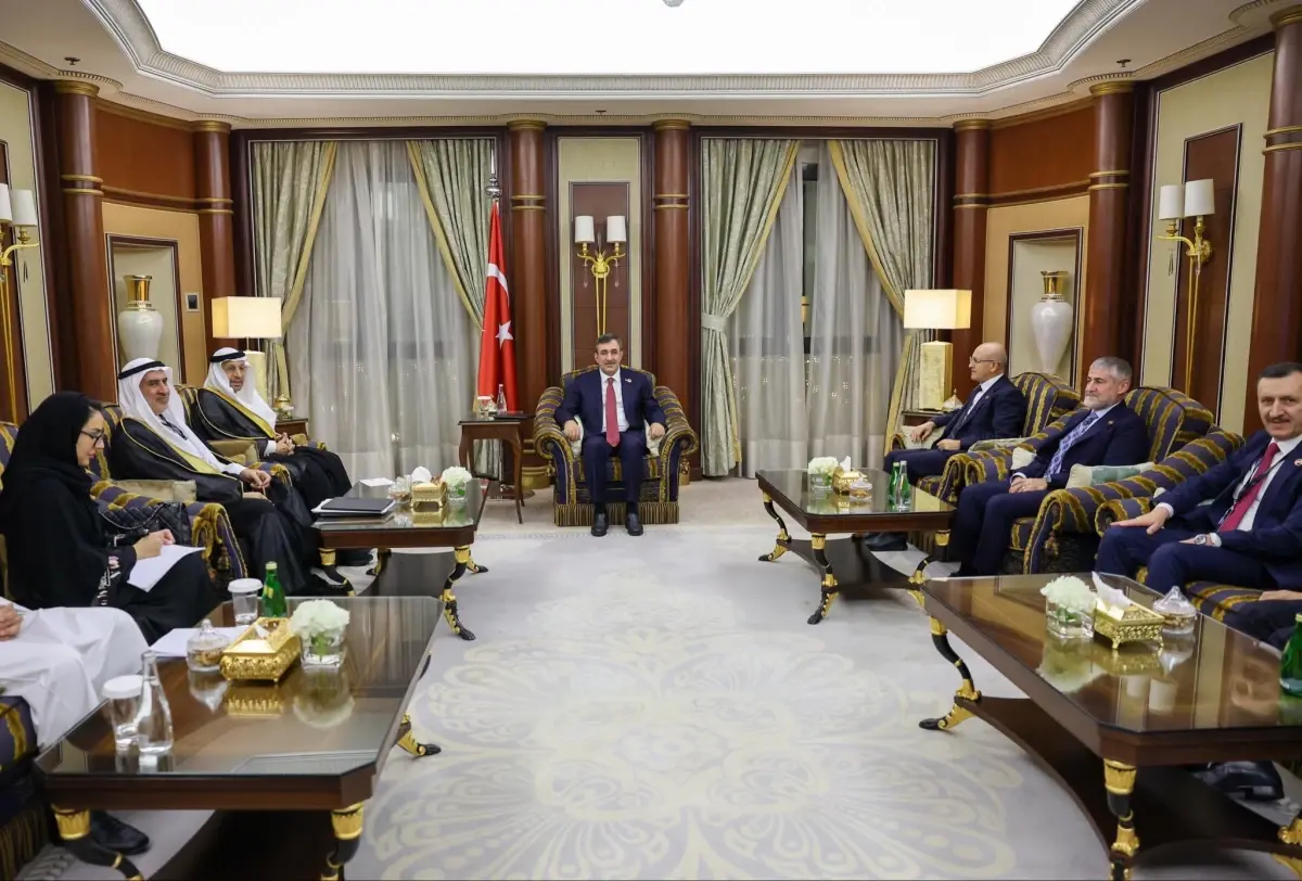 cumhurbaskani-yardimcisi-yilmaz-suudi-arabist-19196220_amp.jpg