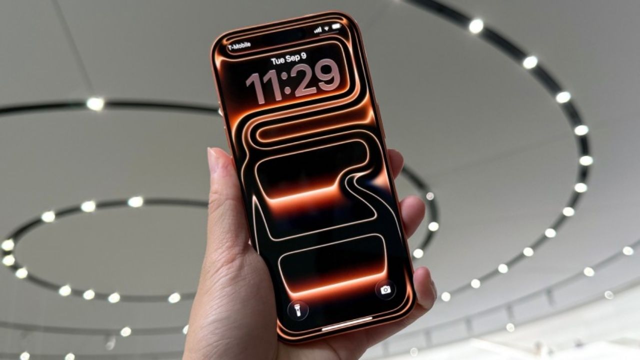 iPhone 17 Satışları Apple’ı 4 Trilyon Doların Üzerine Taşıdı