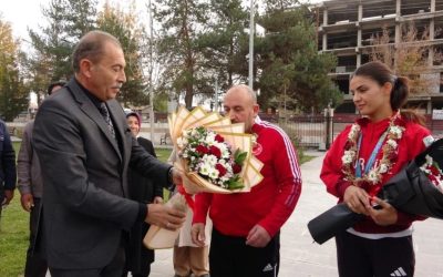 Altın Madalyalı Boksör Evin Erginoğuz Çiçeklerle Kutlandı