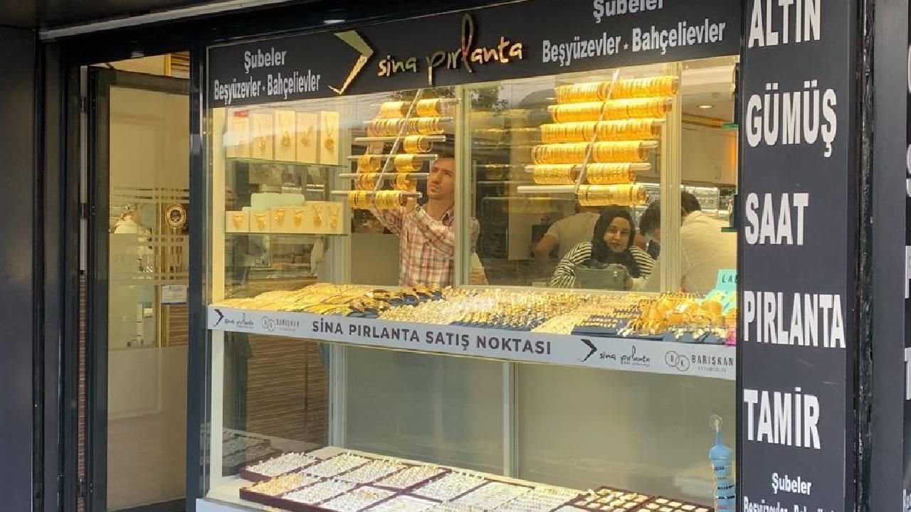 Altın hırsızı, 2 milyon liralık altınla kaçtı!