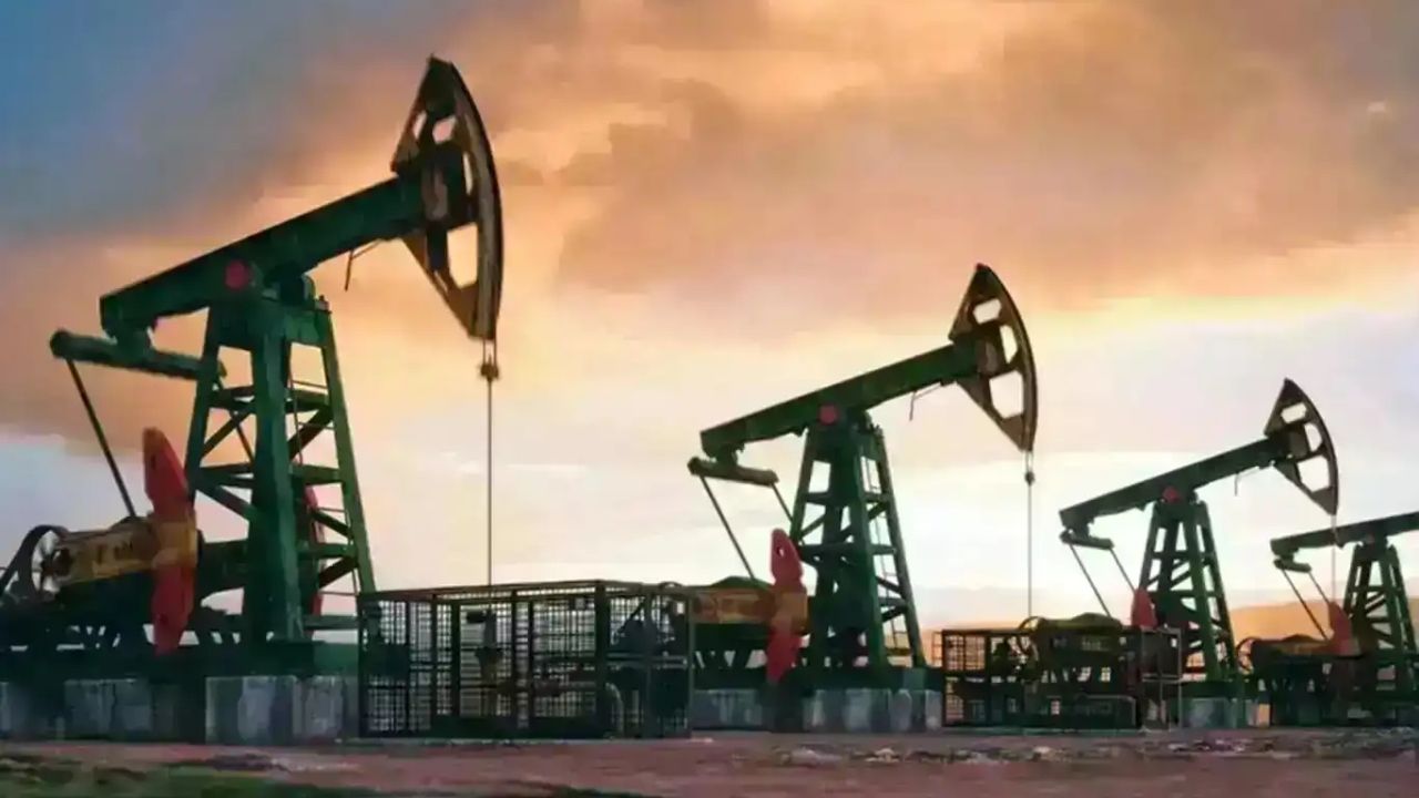 Brent Petrolü Varil Fiyatı 63,68 Dolara Yükseldi