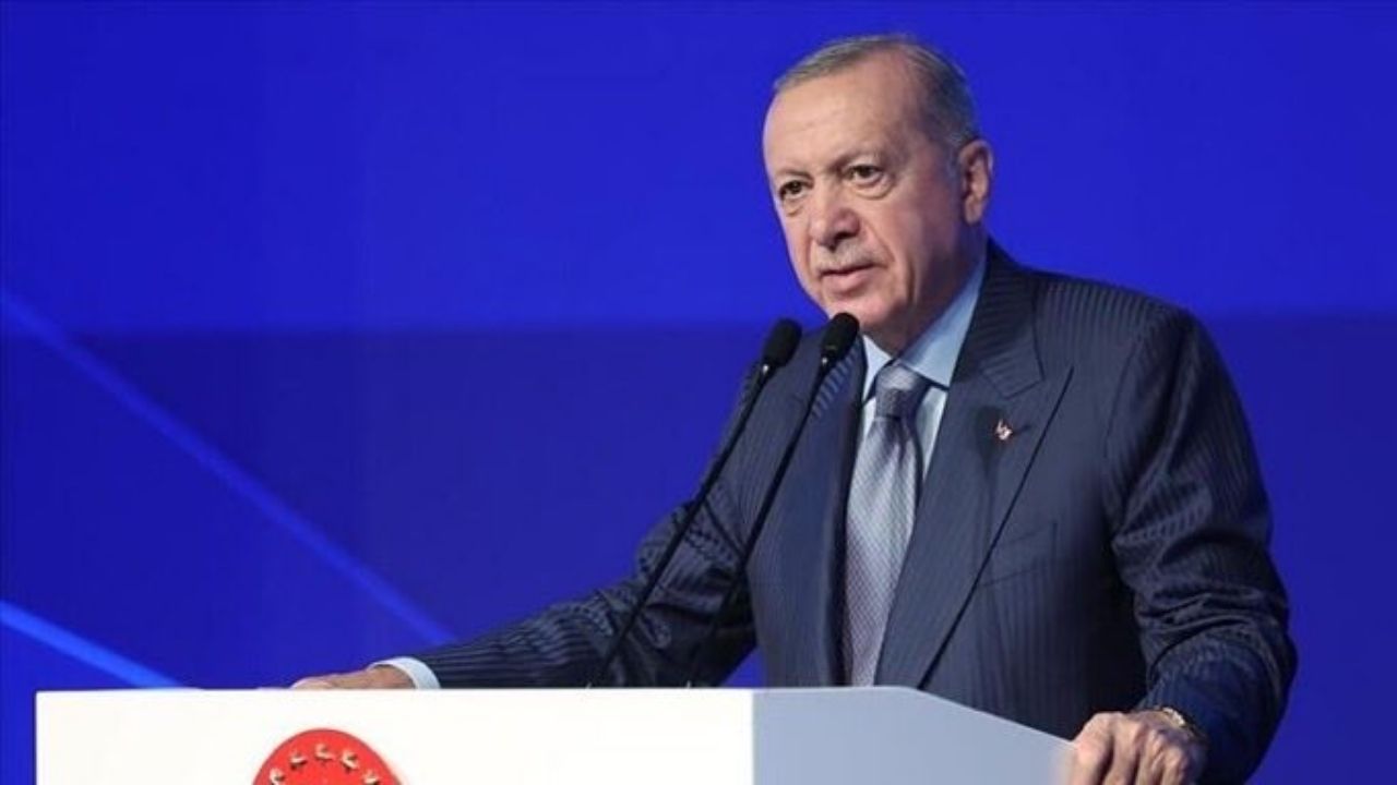 Erdoğan Deprem bölgesinde 11 ilde 3,481 şantiyede 724 çalışma.
