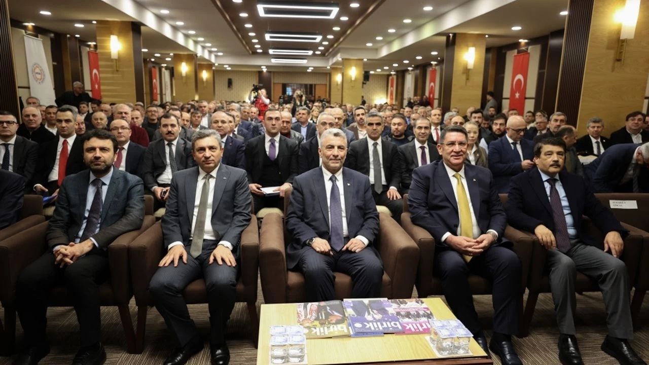 Ticaret Bakanı Bolat, Antalya'da destekçileriyle bir araya geldi