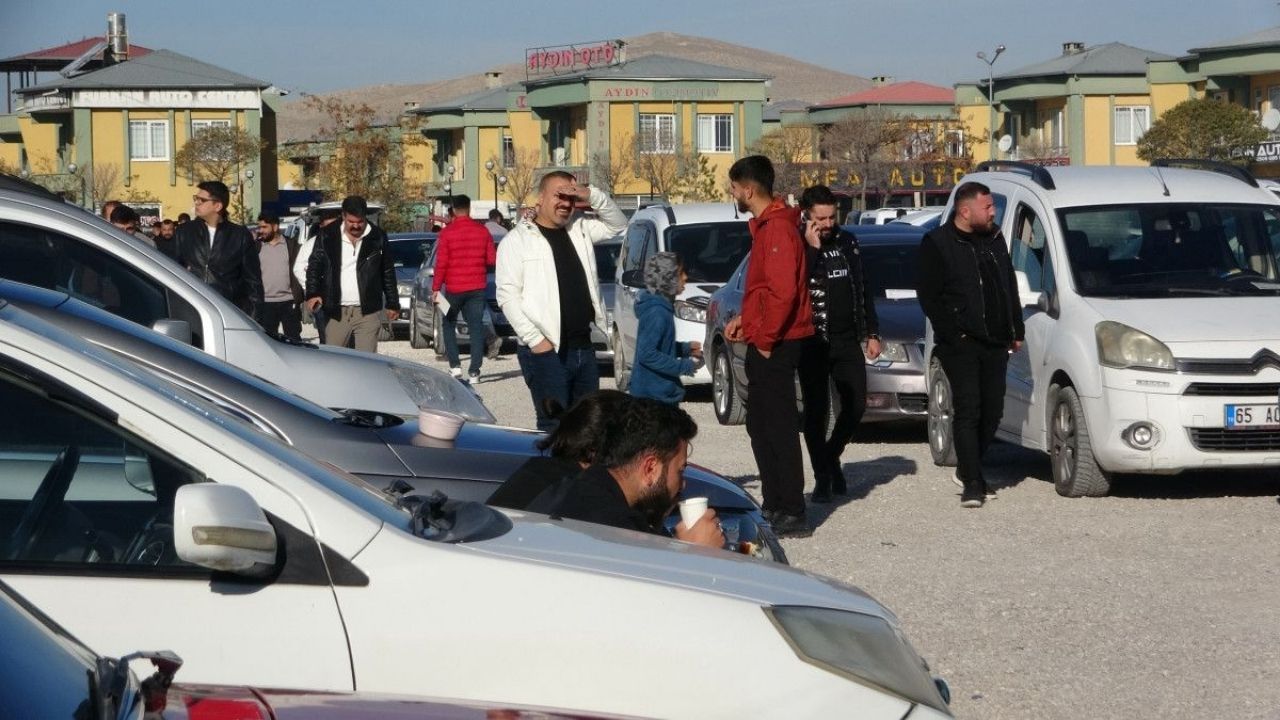 Van'daki 2. El Araç Pazarı Yüksek Fiyatlar, Alıcılar İlgisiz