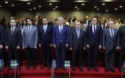 Ticaret Bakanı Ömer Bolat, Bosna Hersek’te Gençlerle Ekonomi Hakkında Sohbet Etti.