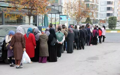Çorum’da Hamsi Fiyatları 40 TL’ye İndi, Kuyruklar Oluştu