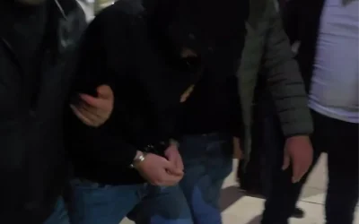 Polis Memuru, Kuyumcuda Soygun Yaparken 170 Altın Bilezikle Yakalandı