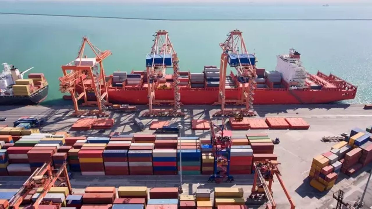 Çin’in Ticaret Fazlası Tarihi Zirveyi Gördü İlk Kez 1 Trilyon Doları Aştı