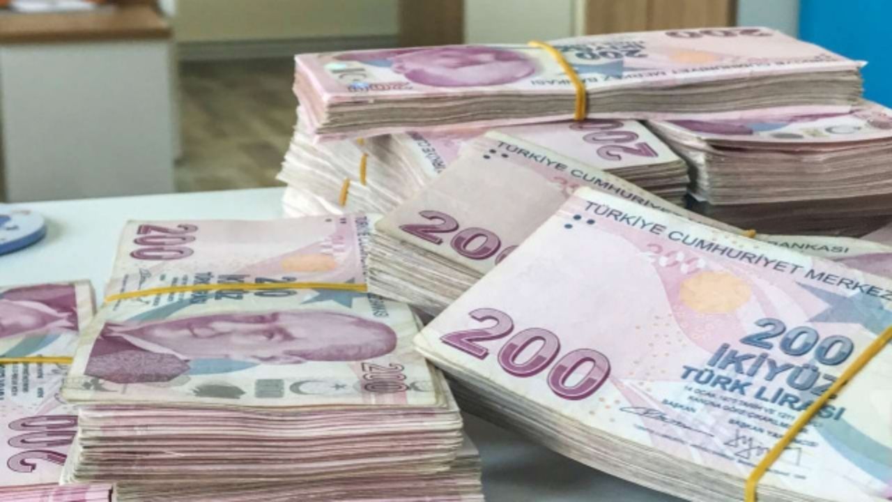 Hazine, İki Tahvil İhalesiyle 64,1 Milyar Lira Borçlandı