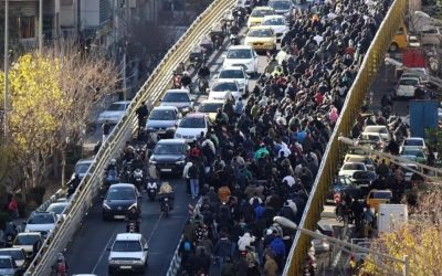 İran’da hayat pahalılığı protestoları büyüyor: Kaymakamlık binasına saldırı