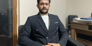 Arkadaşına güvendi, IBAN’ını verdi, dolandırıcılık suçlamasıyla yargılanıyor.