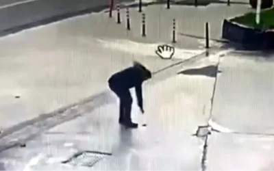 Avcılar’da cüzdanı alan şüpheli kamerada görüntülendi