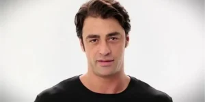 Sarp Levendoğlu: Yaşı, memleketi ve kariyeri hakkında bilgiler