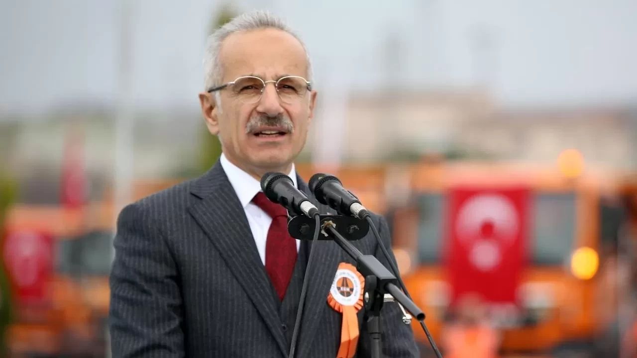 Bakan Uraloğlu’ndan Otoyol ve Köprü Geçiş Ücretleriyle İlgili Önemli Açıklama